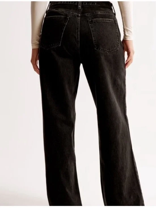Abercrombie Mid Rise Slouchy Jeans - Picture 2 of 14